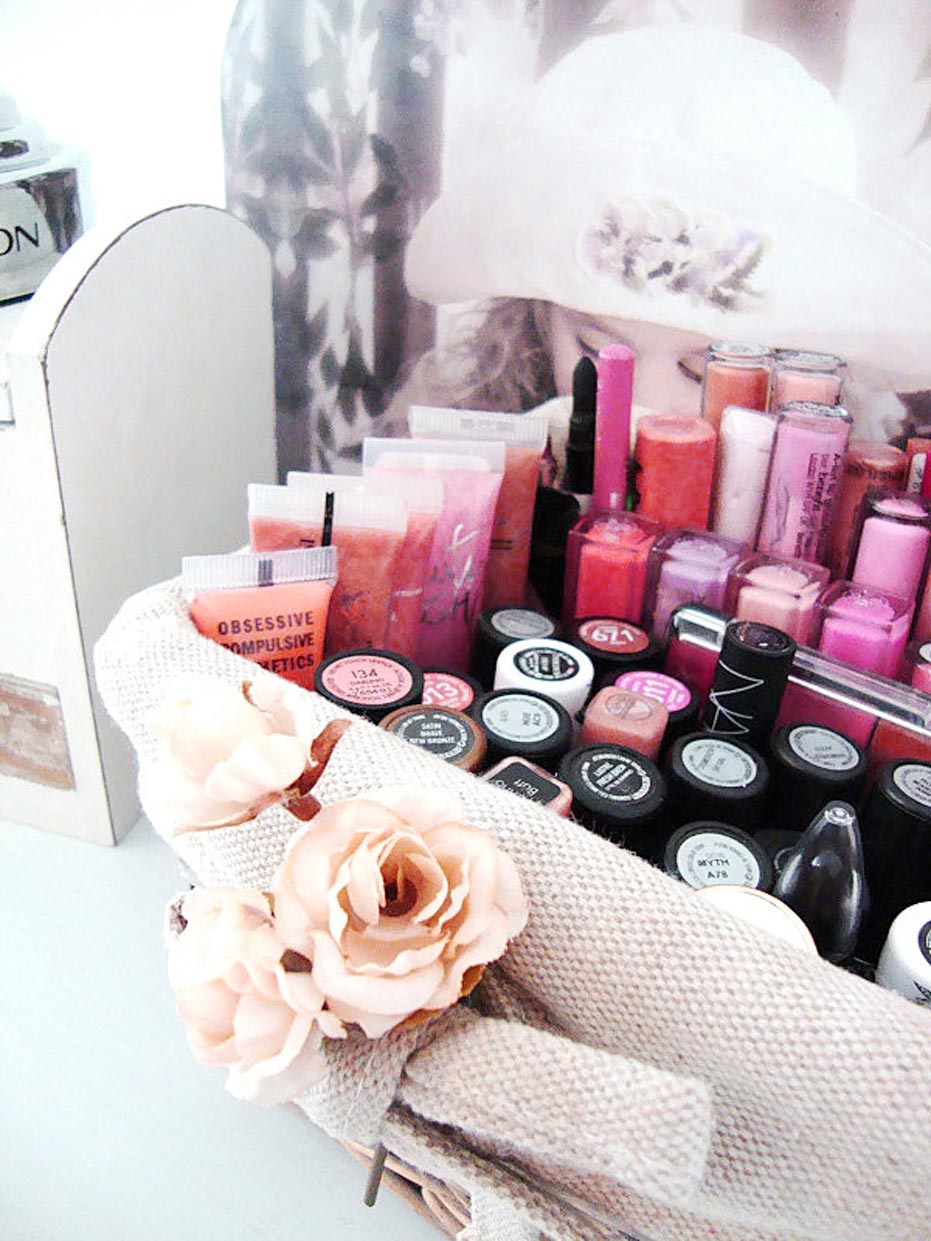 Makeup Storage Basket Idea