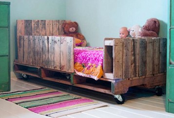 Wood pallet daybed project