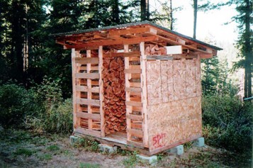 Wood pallet wood shed project