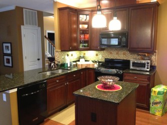 Countertops With Hanging Lamp