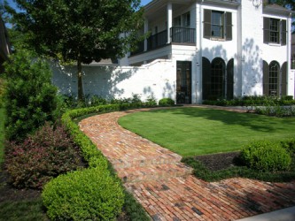 Charming Landscaping Ideas For Small Backyards